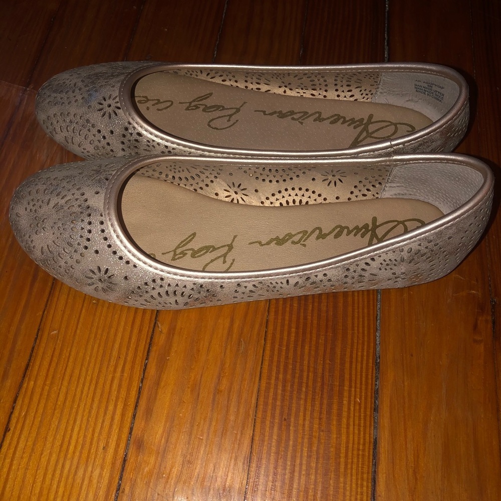 American Rag metallic flats sz(8)